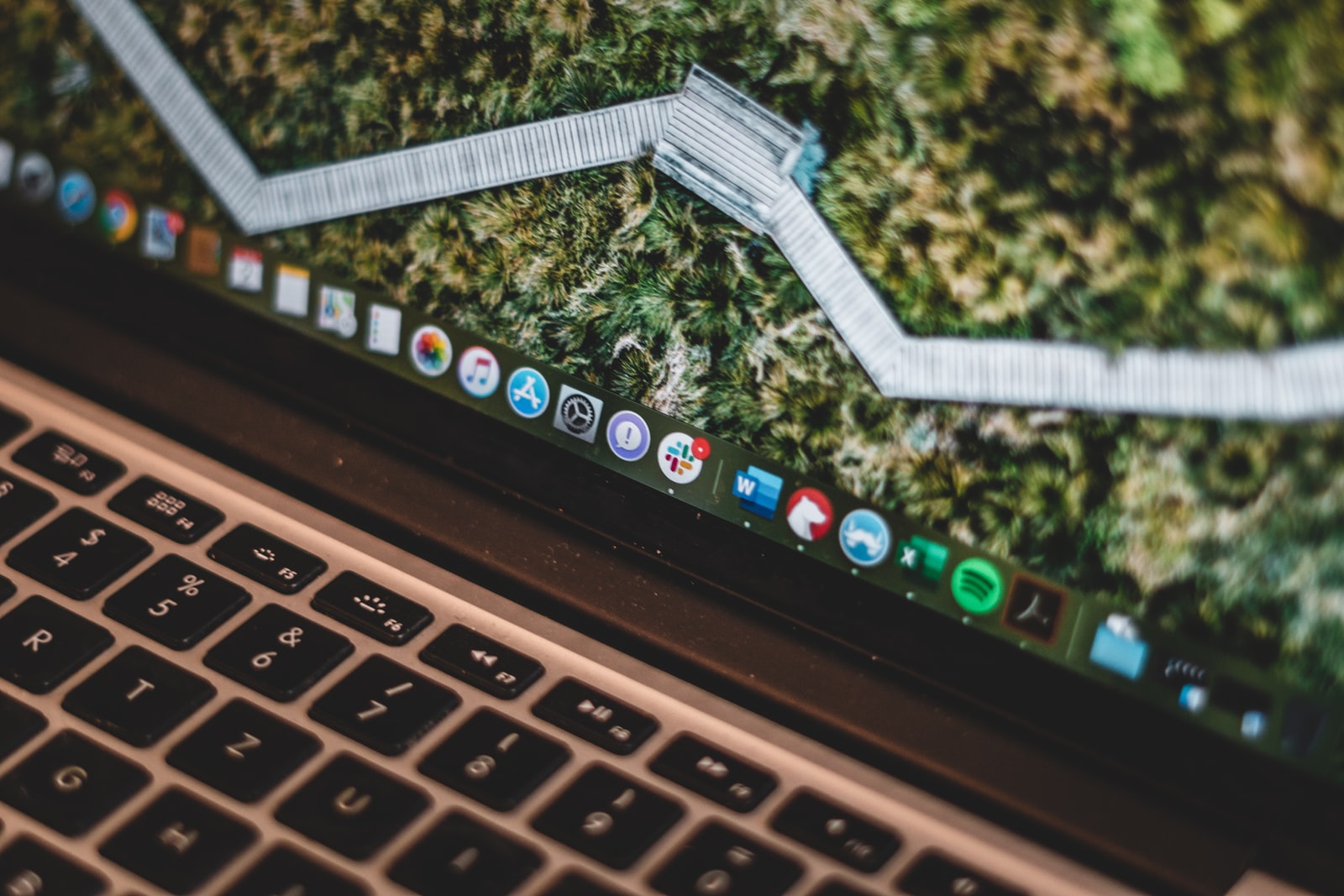 MacBook Not Charging? Here's What to do! – InsideTechWorld